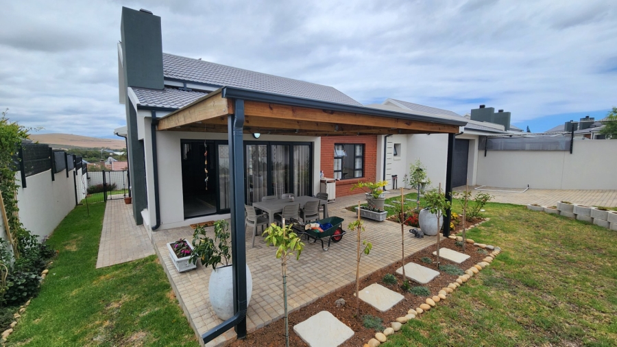 3 Bedroom Property for Sale in Hartenbos Heuwels Western Cape